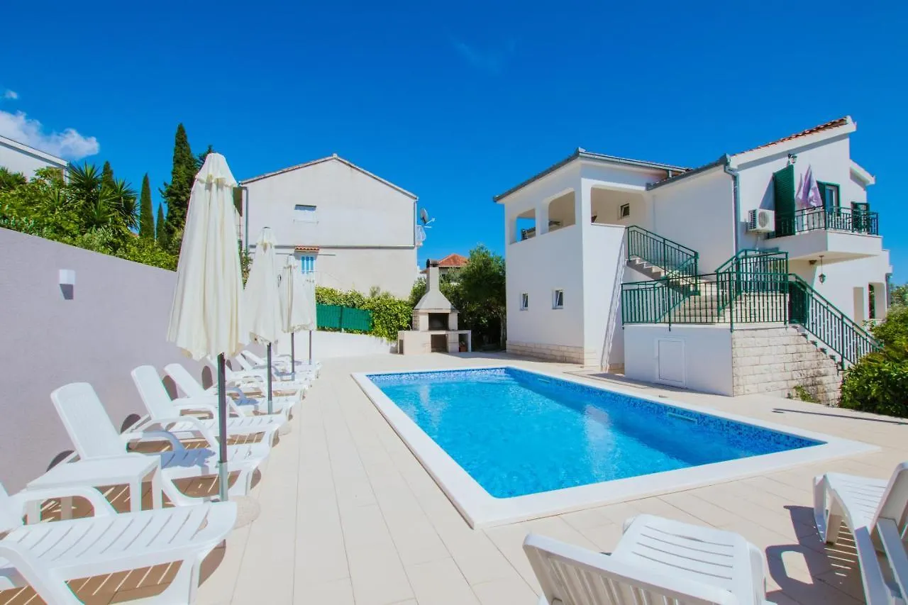 Apartments M Seget Vranjica