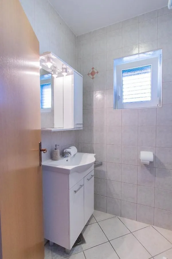 Apartments M Seget Vranjica 0*,