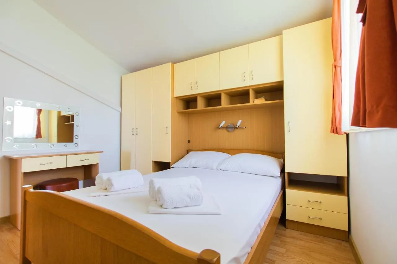 Apartments M Seget Vranjica