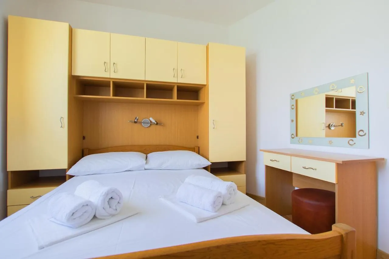 Apartments M Seget Vranjica 0*,