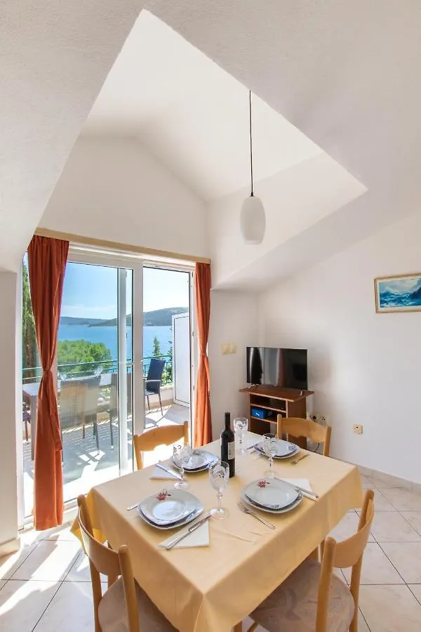 Apartments M Seget Vranjica
